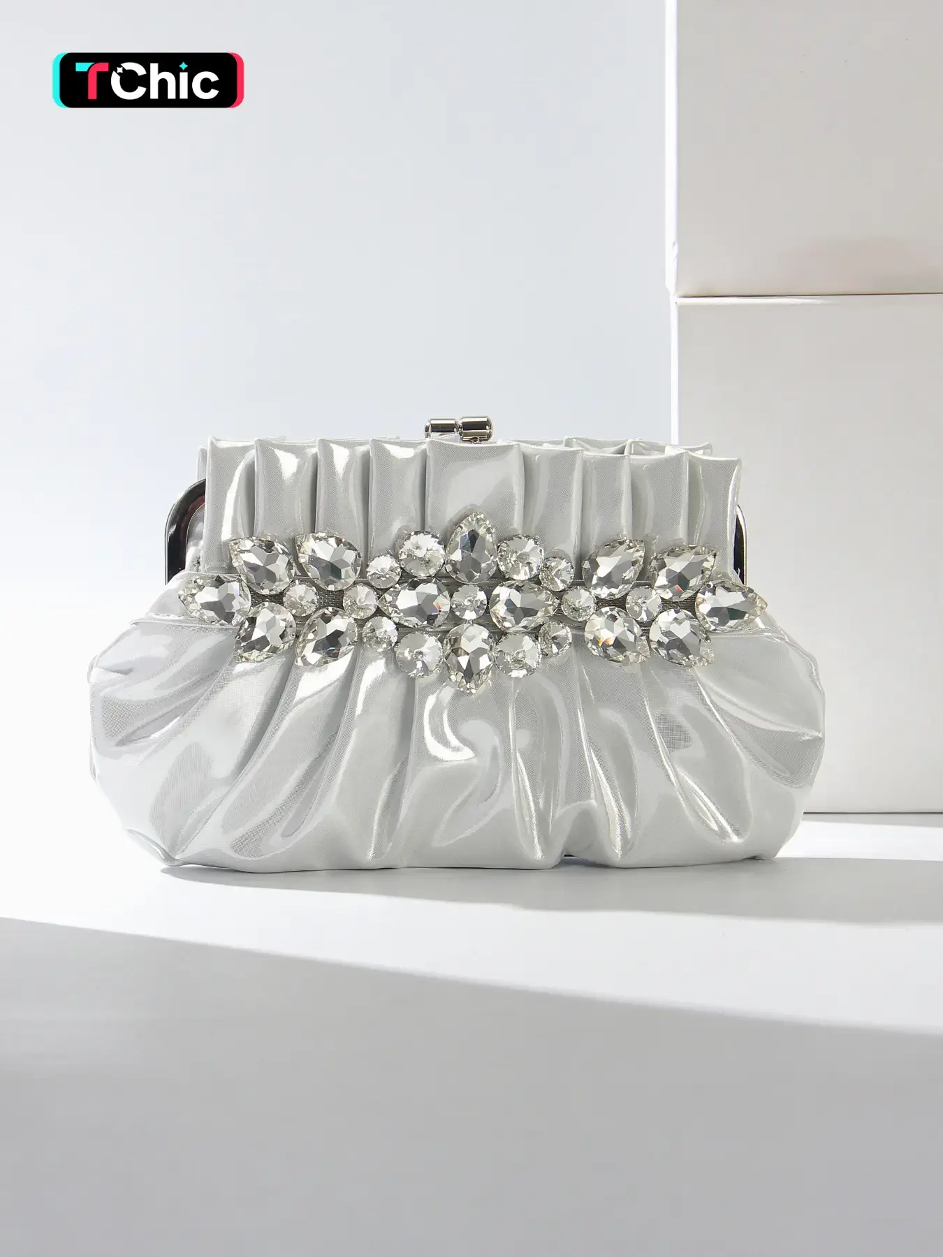 Gorgeous Rhinestone Ladies Evening Bag, Shiny PU Clutch Wallet, Metal Short Chain Handbag with Long Detachable Shoulder Chain for Crossbody Use, Chic Chain Crossbody, Snap Closure, Suitable for Weddings, Parties and Formal Occasions