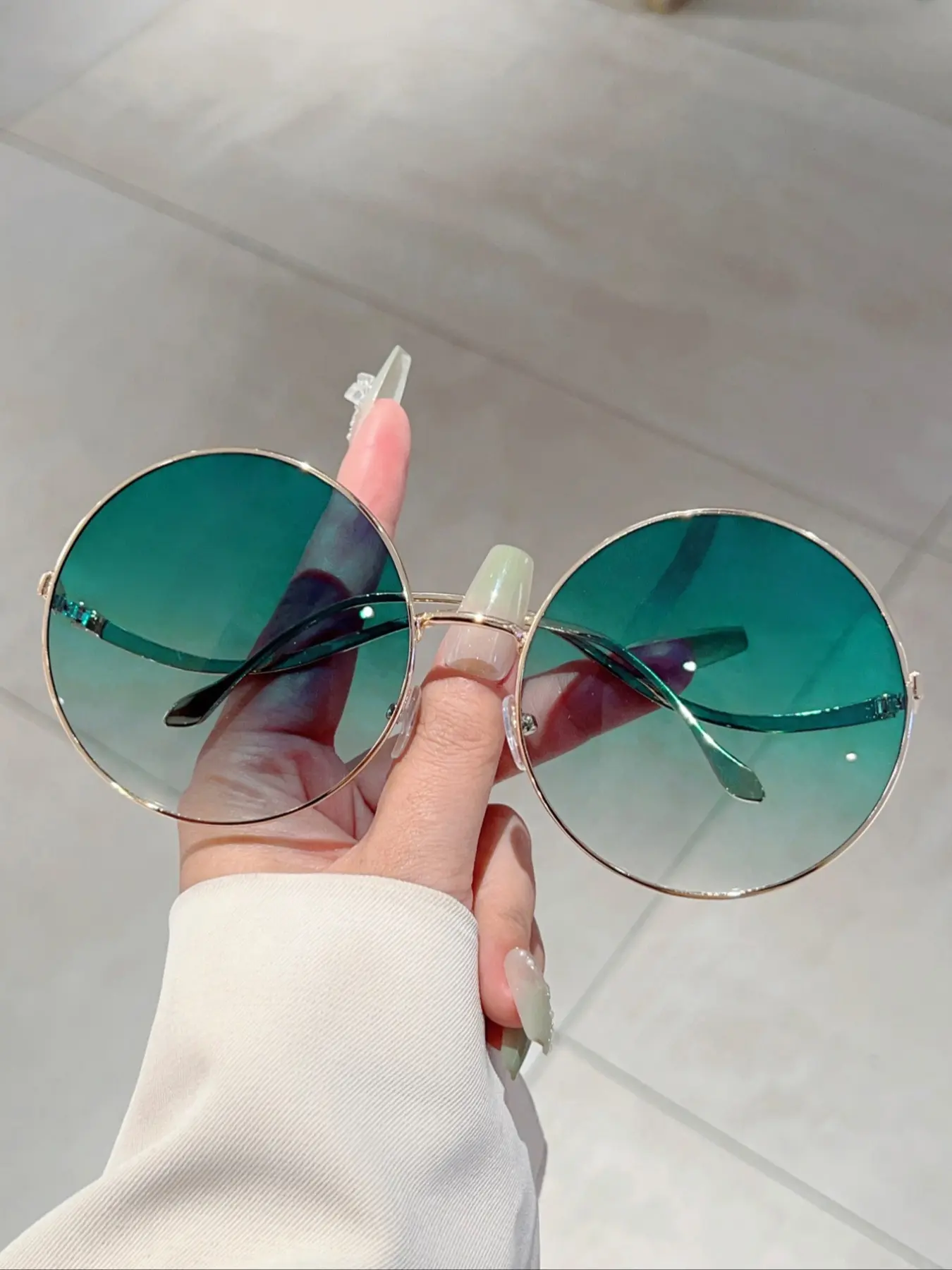 Women's Full Frame Round Sunglasses, Multi-Color Lenses, Fashionable Large Metal Frames, Sexy Style Eyewear for All Seasons, Fashion Sunnies