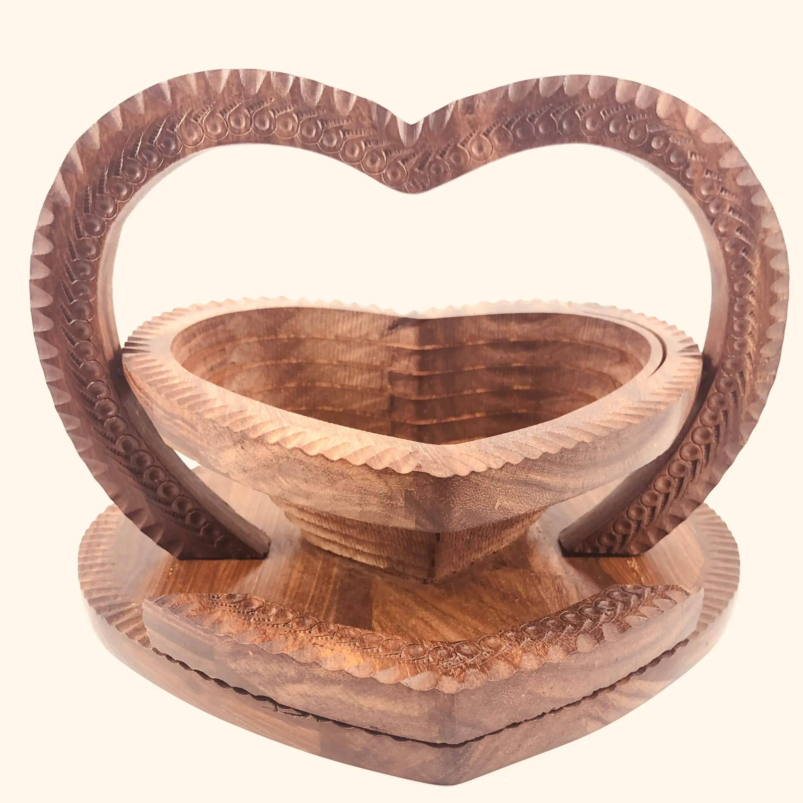 Heart basket / chocolate basket / wooden heart basket / daughter - mother gift /anniversary gift / cabin style basket / farmhouse decor