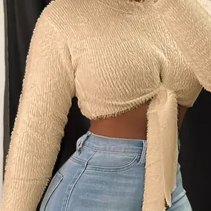FEATHER CREW NECK CROP TOP MINI SWEATER