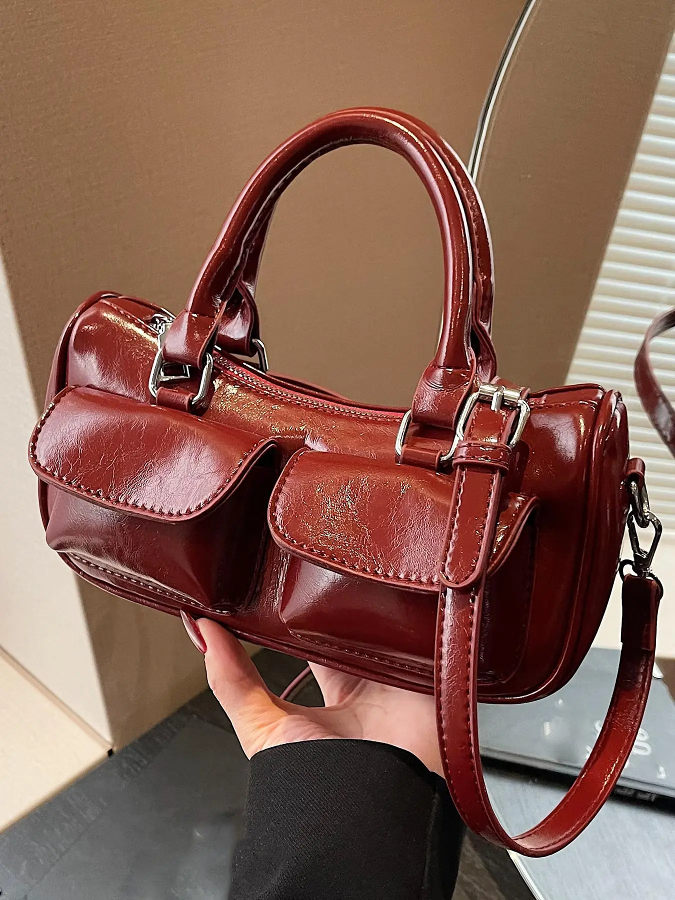 Women's Elegant Retro Fashion Crossbody Bag, Fashion Trend Burgundy Red Shoulder Bag, Exquisite Niche Simple Personality Casual Style Suitable for Work Commuting, Shopping and Dating