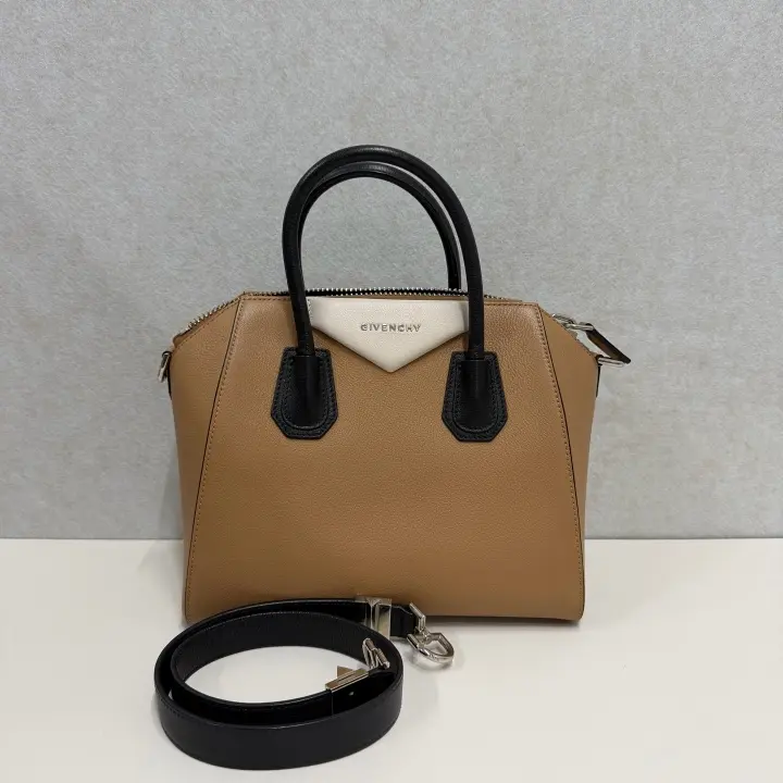 Pre-owned GIVENCHY leather Crossbody Bags Brown Diamond Bag w/ Strap 23852715