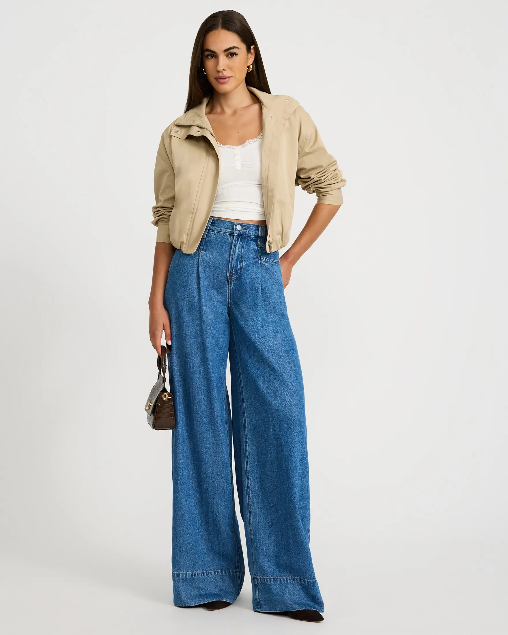 Express High Waisted Pleated Relaxed Wide Leg Medium Wash Jeans Express High Waisted Pleated Relaxed Wide Leg Medium Wash Jeans