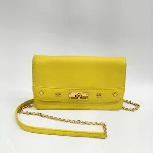 Pre-owned MCM Leather Shoulder Bags 7.8'' R559 Shoulder Bag C9716857161 1105 T3 Mia