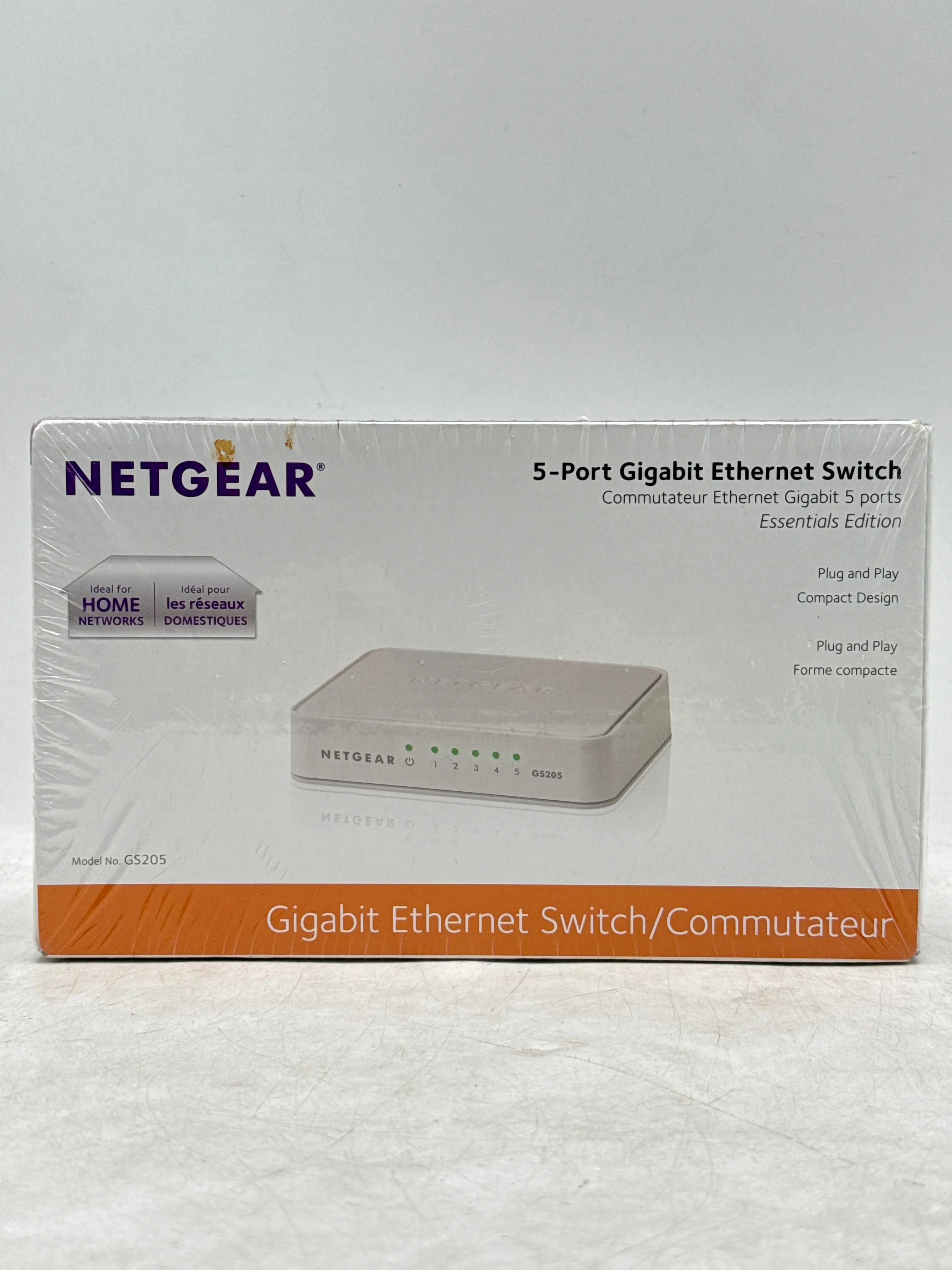NETGEAR GS205-100PAS 5-Port Gigabit Ethernet Switch - Brand New