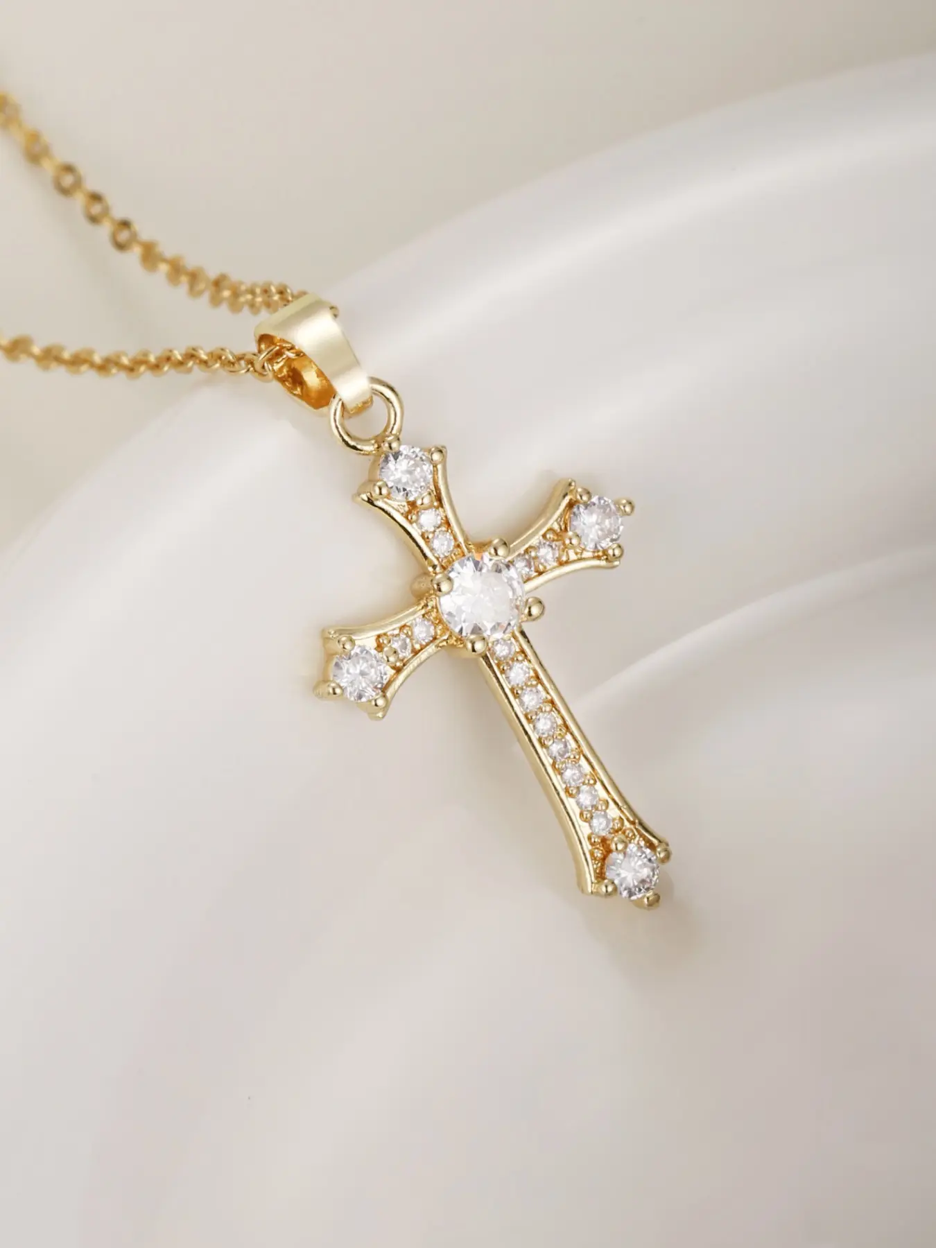 Women's Zircon Jesus Cross Necklace, Preppy Style Jewelry for Daily Wear & Special Occasions, Elegant Ladies' Accessory, Cross Pendant Jewelry