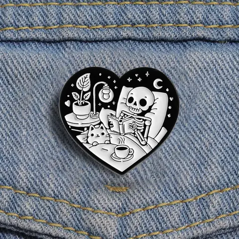 Creative Heart Skull Enamel Pin Nerd with Cat Halloween Metal Brooch Lapel Backpack Badge Fashion Jewelry Accessories Gift for Friends Durable Metal Pins Fashion Accessory