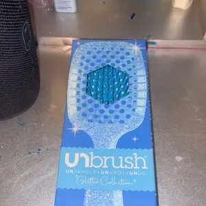 Product Review of Unbrush Detangling Hair Brush by FHI Heat from 🖤**💛