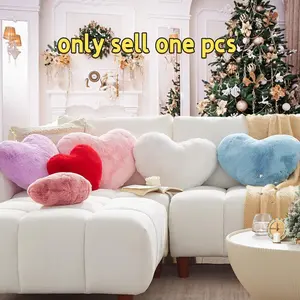 The Gift She’ll Love All Year! 💝 | Plush Faux Fur Heart Pillow, Soft Cushions. Perfect for Valentine‘s, Christmas & More. Cozy, Cute & Always On Trend.