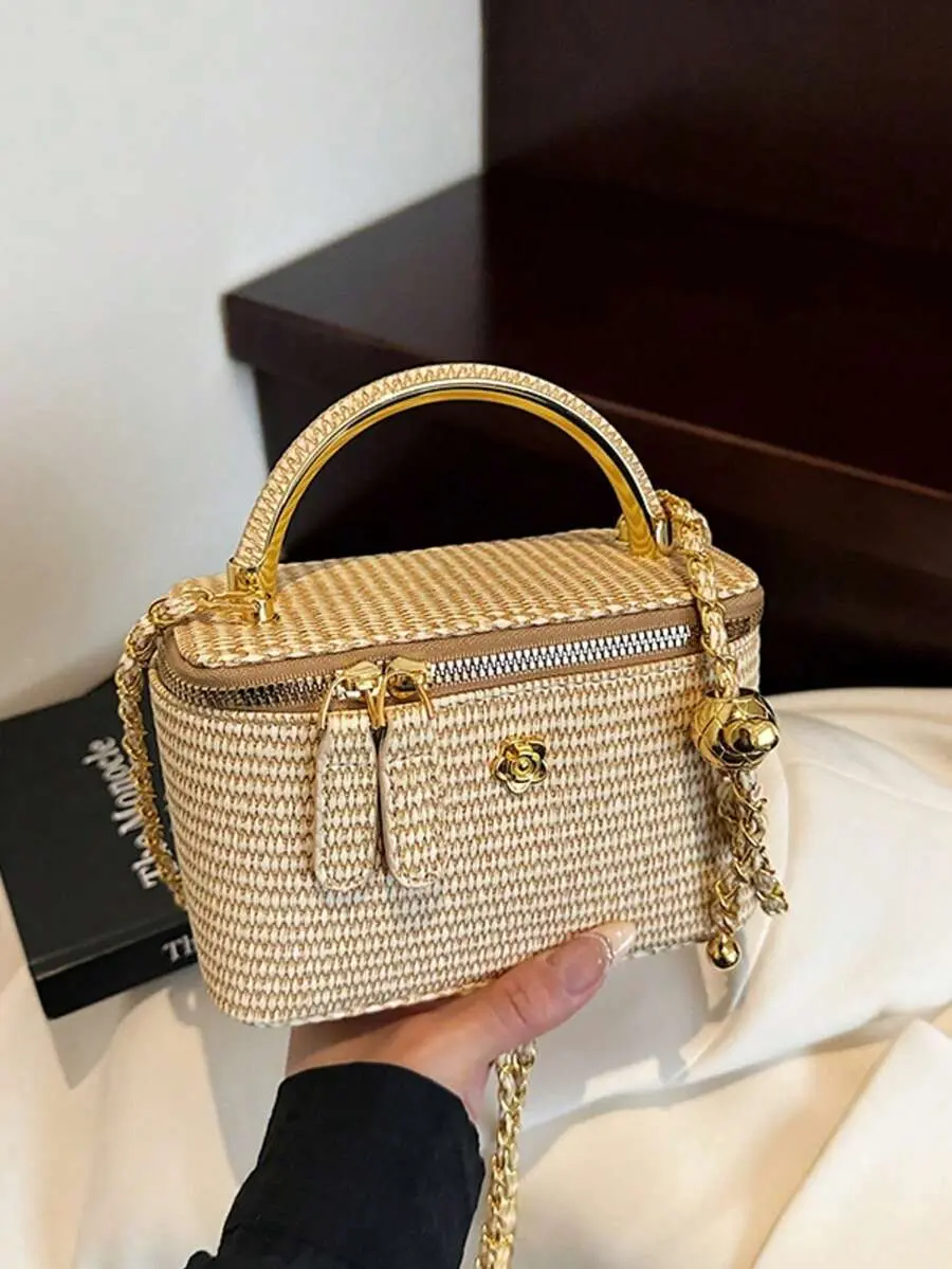 New Minimalist Woven Straw Lunch Box Bag With Chain Strap. Versatile As Shoulder & Crossbody Purse, Ideal For Beach & Vacation, Popular Holiday Pick.