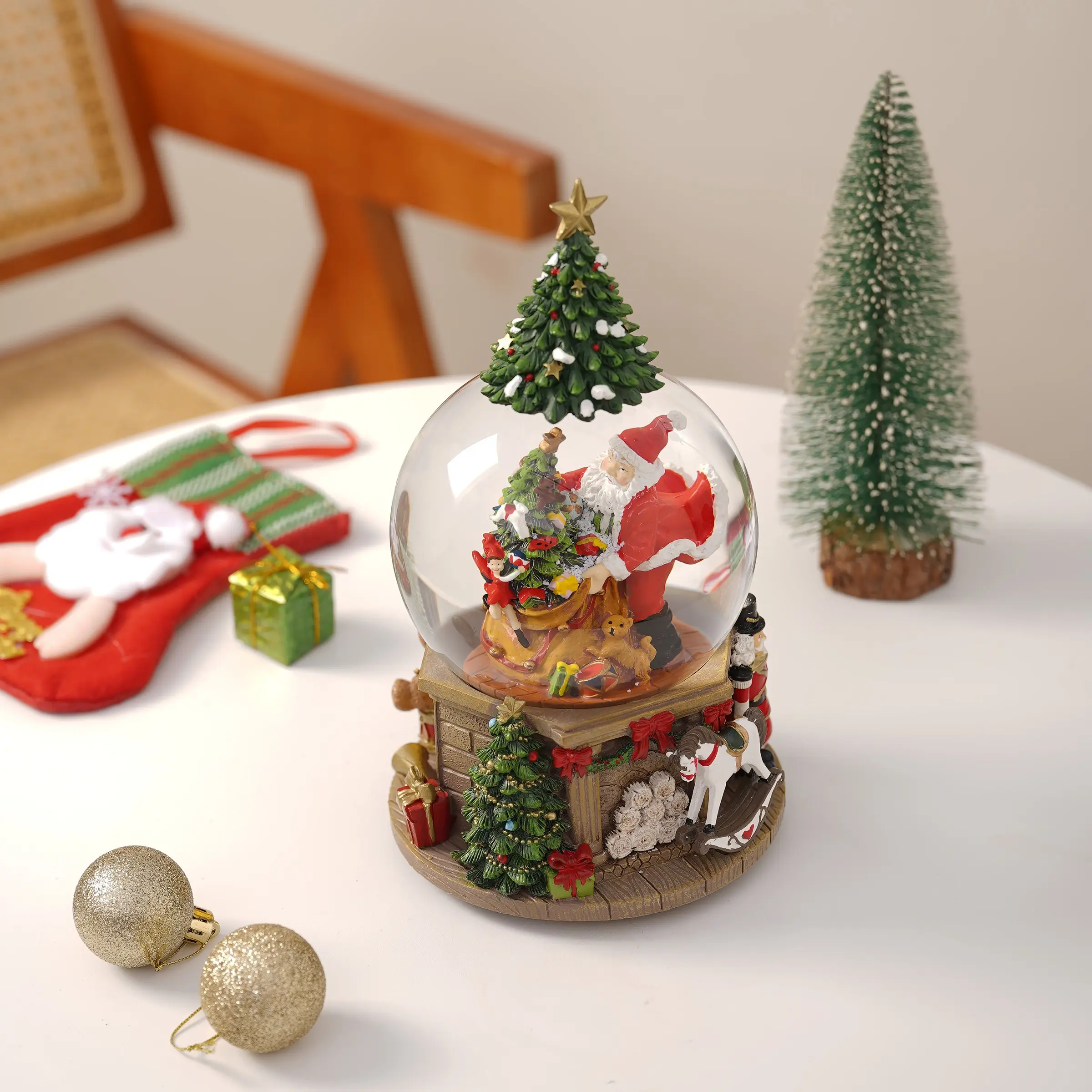 Christmas Snowflake Santa Water Ball Music Box, Vintage European Rotating Eight-Tune Box Gift for Girls, Birthday & Christmas Present