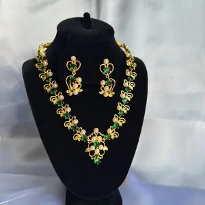 Elegant Gold Tone Necklace and Earrings Set for Women's Fashion Jewelry Sets Pendant Set