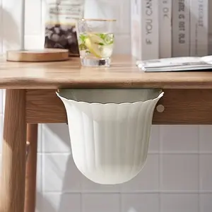 Kitchen and household wall mounted trash cans, flower shaped kitchen waste countertops, trash cans, cabinet doors, easy to hang without bending over
