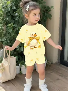 Golden Bowknot Digital Print Baby Girl Short-sleeve Suit of Little Duck, 100% Polyester Infant Short-sleeve Set, Cute Casual Outfit for Baby Girls, Suitable for Daily and Outdoor Sports T-shirts, Perfect Gift for Infants