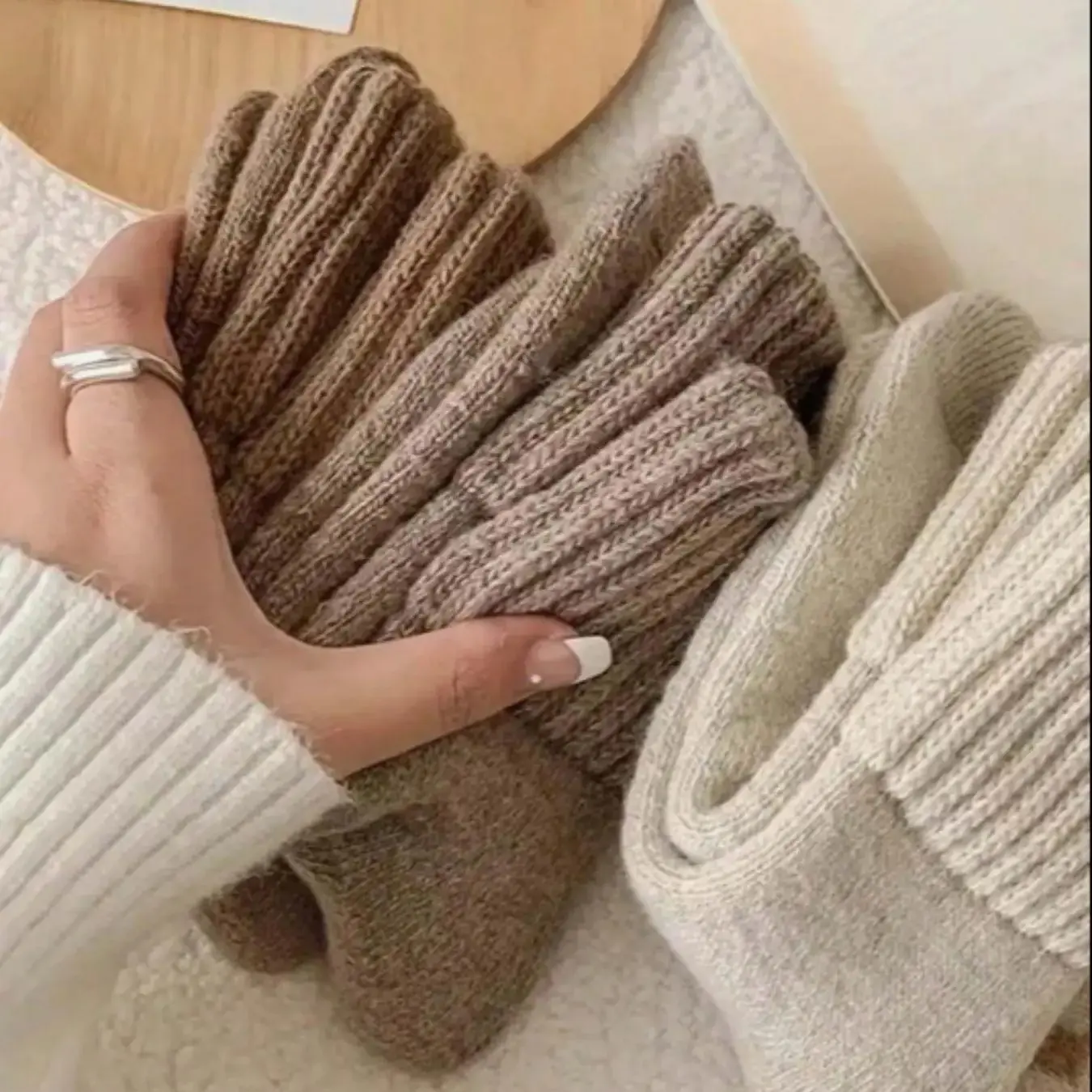 Women's Solid Color Mid-Calf Socks, Casual Soft Comfortable Warm Socks, Perfect for Fall Winter Daily Wear, Sock Set, 5 Pairs
