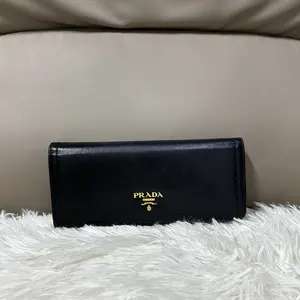 Pre-owned PRADA Black Gold Glossy Long Wallet（SZ H19854 ）