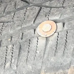 70PCS Tire Repair Rubber Nails Kit with 2 Sizes for Car/Motorcycle/Truck/Tractor, Fast Self-service Screw Rubber Nail Vacuum Tire Puncture Repair Tool