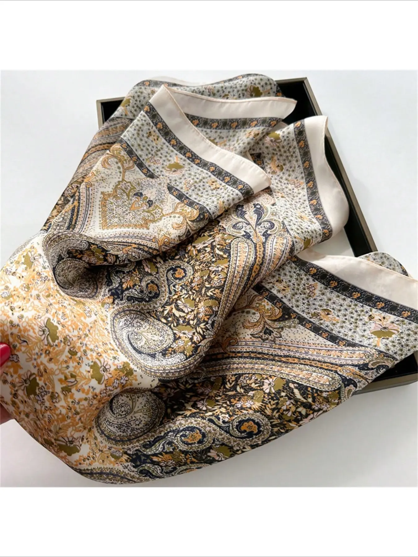 1pc Bohemian Style Paisley Pattern Printed 70*70cm Neck Scarf Bandana For Men/Women, Faux Silk Material. Perfect For Casual, Business, Fashion And Music Festival, Paisley Print Scarf, Boho Style Scarf