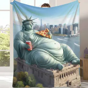 Statue of Liberty Flannel Blanket Funny New York City Print Soft Cozy Warm Throw Blanket for Sofa Bedroom Living Room Travel Gift Home Decor Relaxing Moments