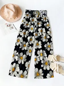 Plus Size Black Daisy Print Floral Wide-Leg Pants Women Summer High-Waisted Fit Drawstring Chiffon Pants, Loose Flowy Everyday Vacation Trousers
