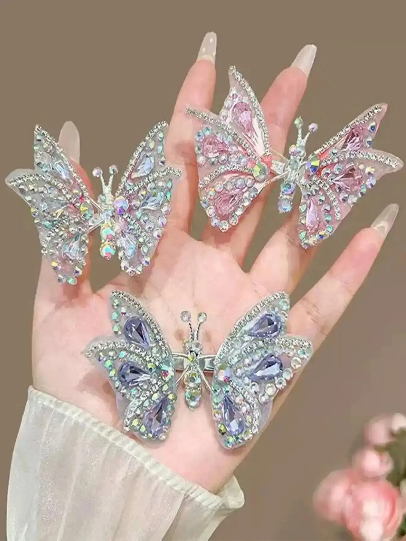 Handmade 3D Moving Butterfly Hair Clips with Gift Box Included, Perfect Christmas Spa Headband Accessory, High-Quality Grip Design, Unique Design, Super Cute Clips, Women Casual Clothing