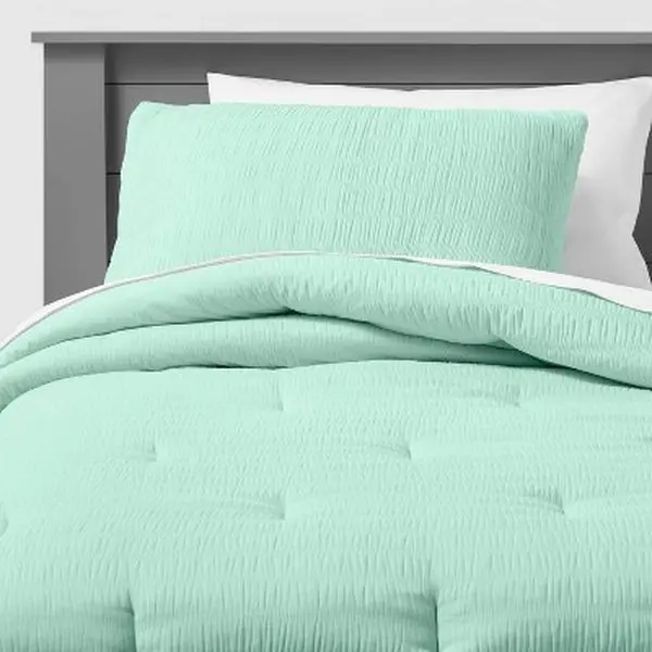 Pillowfort Seersucker Kids' Bedding Set with Ruched Finish - Comforter Included