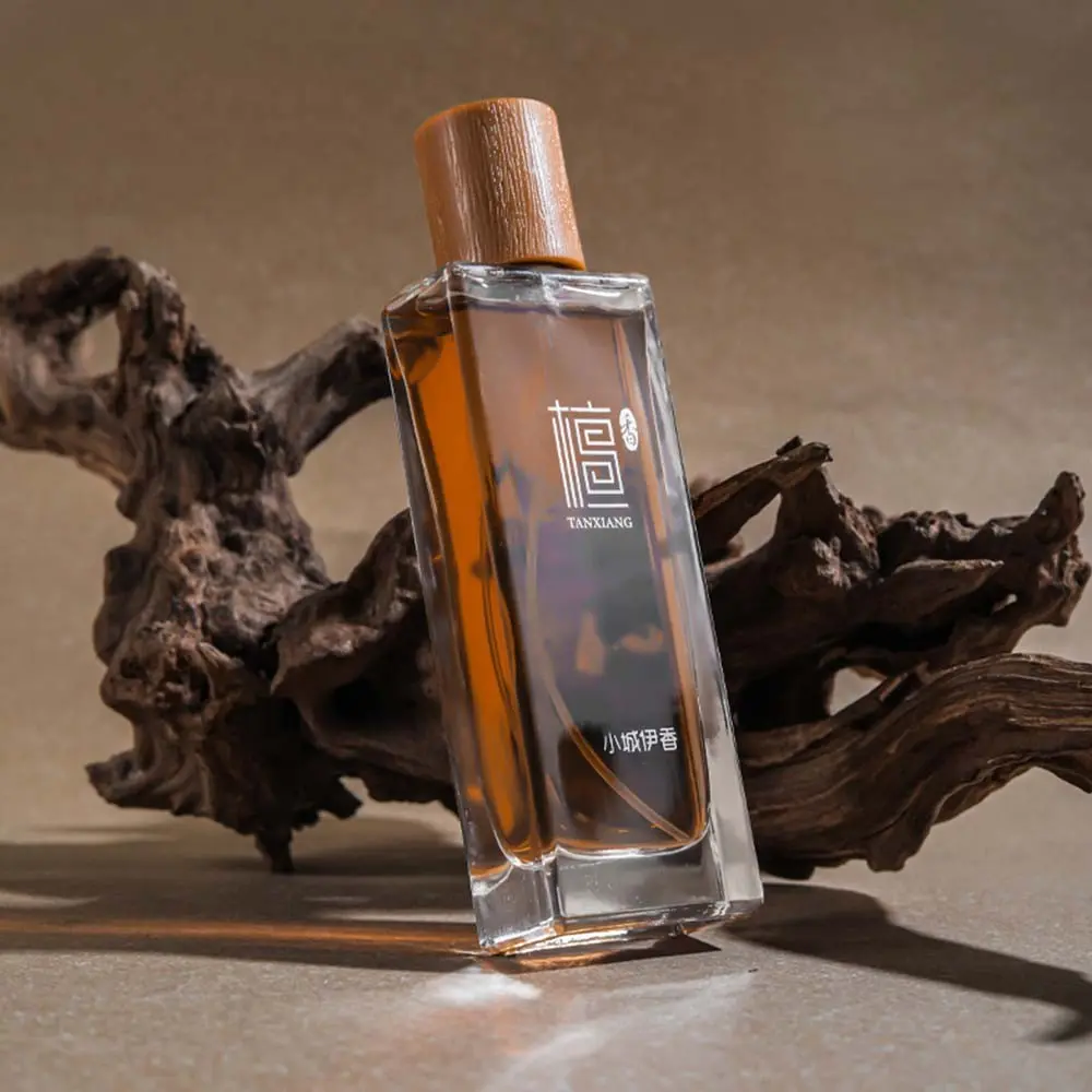 50ML Xiao Cheng Yi Xiang Sandalwood High Quality Fragrance Eau de Toilette Long-Lasting Fresh Scent Ideal for Daily Use Refreshing Aroma Spray