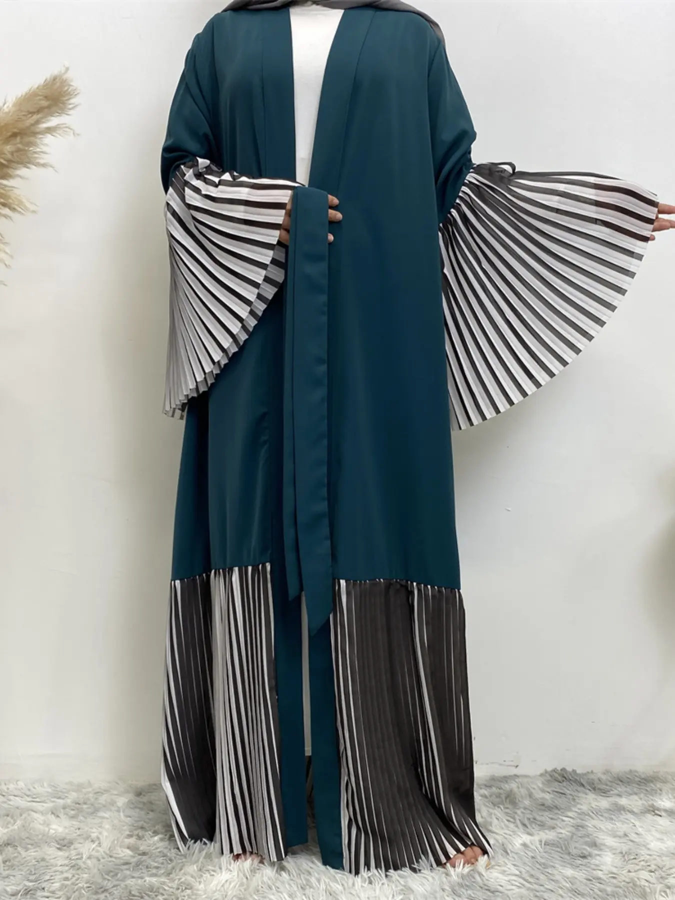 Women's Patchwork Striped Print Belted Pleated Batwing Sleeve Loose Fit Abaya, Modest Long Sleeve Dress for Daily Wear, Women's Islamic Clothing for Spring & Fall