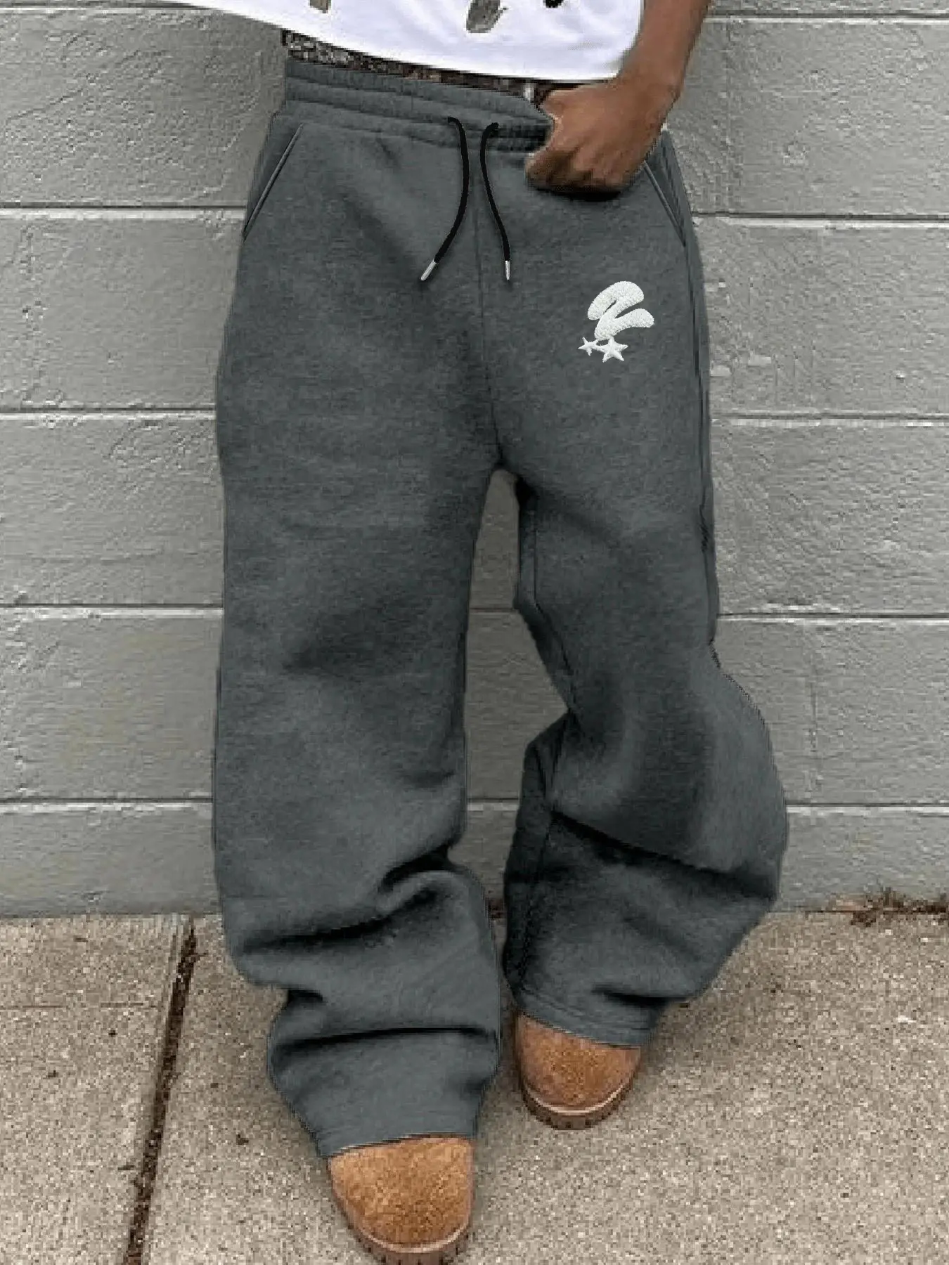 Men's Embroidered Street Style Wide Leg Joggers, Comfortable Loose-Fit Drawstring Waist Pants, Casual Sports Trousers, Athleisure Casual Bottoms, Casual Fashion for All Seasons