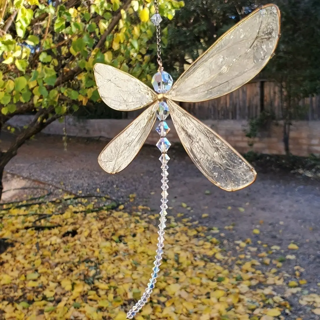 Dancing Light Dragonfly Pendant - A Handcrafted Metal Sun Catcher, Casting Delicate Shadows for a Living, Decorative Wall Art Display, Dragonfly Garden Decor, Hanging Decoration, Home Wall Decoration, Interior Wall Decor, Decorative Hanging Piece