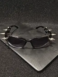 Punk Style Studded Decor Sunglasses, Trendy Casual Gothic Style Sunglasses for Everyday Use, Fashion Accessories for Outdoor Activities, Lightweight Durable Sunglasses