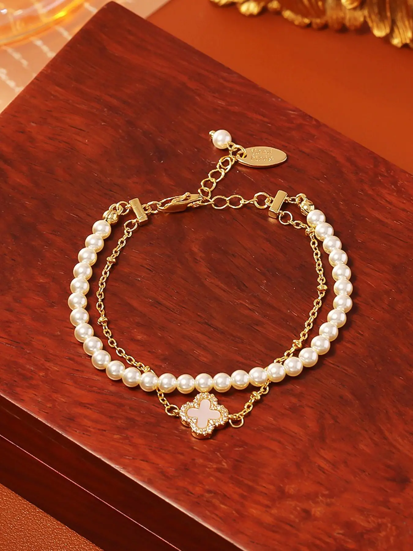 Natural Abalone Four-Leaf Clover Pearl Bracelet, Pearl Beaded Bracelet, Pearls Beaded, Dual Layer Design, High-Quality Fashion Jewelry, Exquisite Bracelet, Elegant Jewelry Bracelet, Women's Gift, Artificial Pearl, Beautiful Bracelets