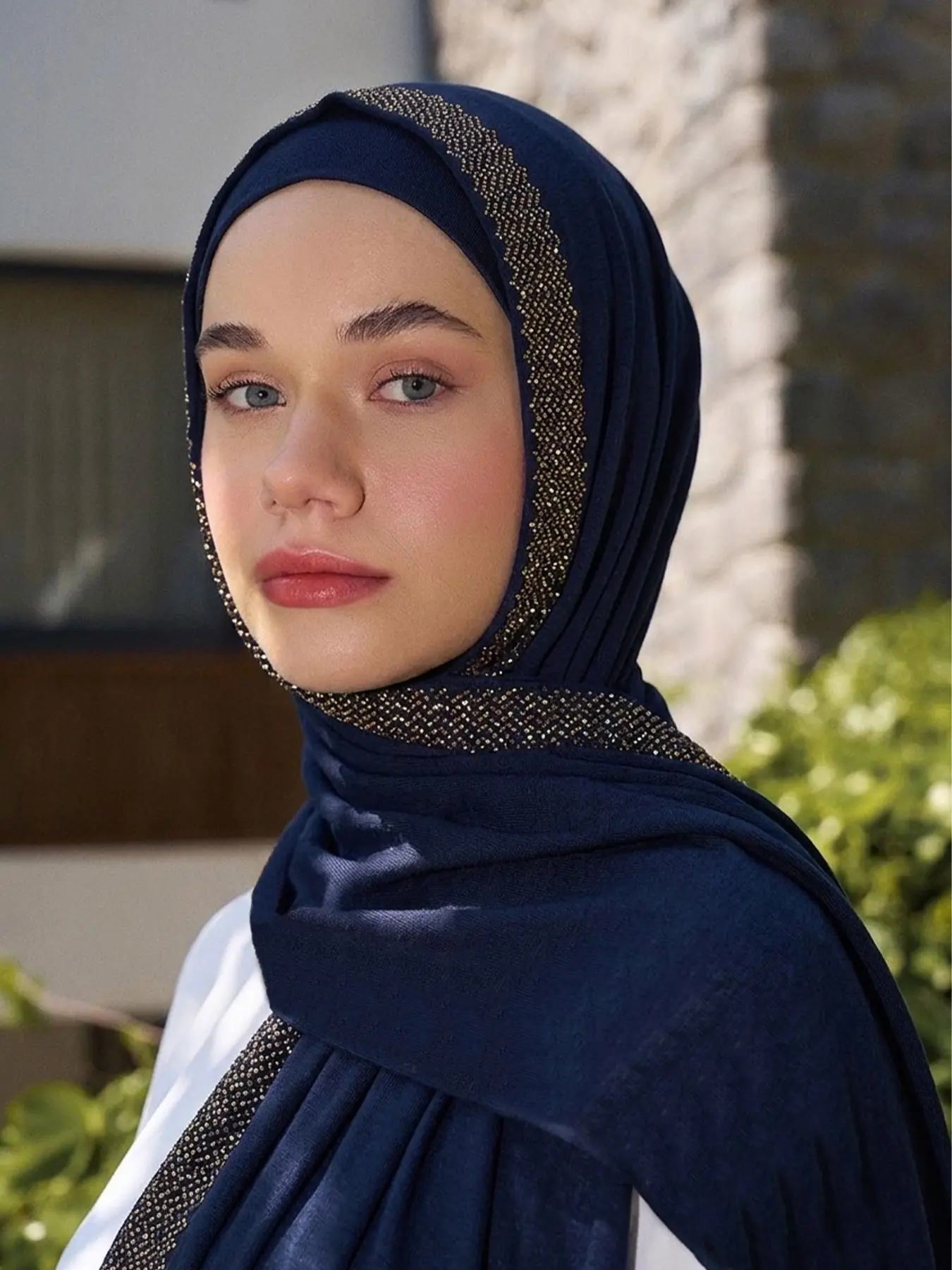 1pc Striped Rhinestone Headscarf, Fashion Hijabs with Sparkly Patches, Modal Breathable Fabric, Comfortable for Ramadan, Prayer Scarf
