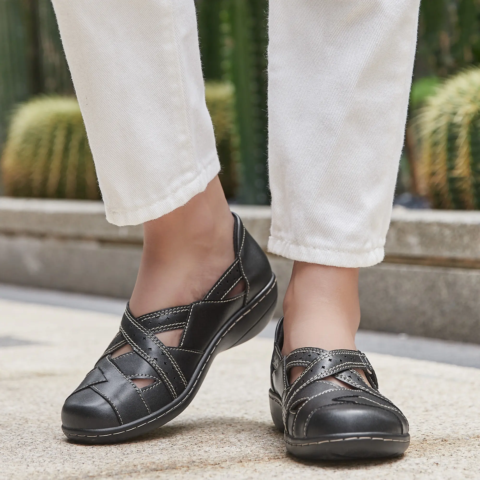 Women's Fashionable Pu Leather Solid Color Sandals, Lightweight sandals, strappy sandals, Casual Comfortable Slippers for Summer, Lightweight Breathable Shoes for Daily Wear, Ladies Sandals 2026, Soft Bottom Sandals