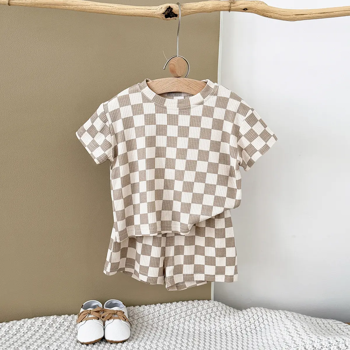 2-Piece Toddler Baby Clothing Gift Sets, Checkered & Solid Shorts for a Cohesive Look, Relaxed Cut Summer Outfit, Casual Baby Boys Gift Sets, Two Piece Set