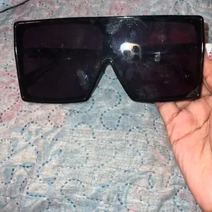 Black glasses