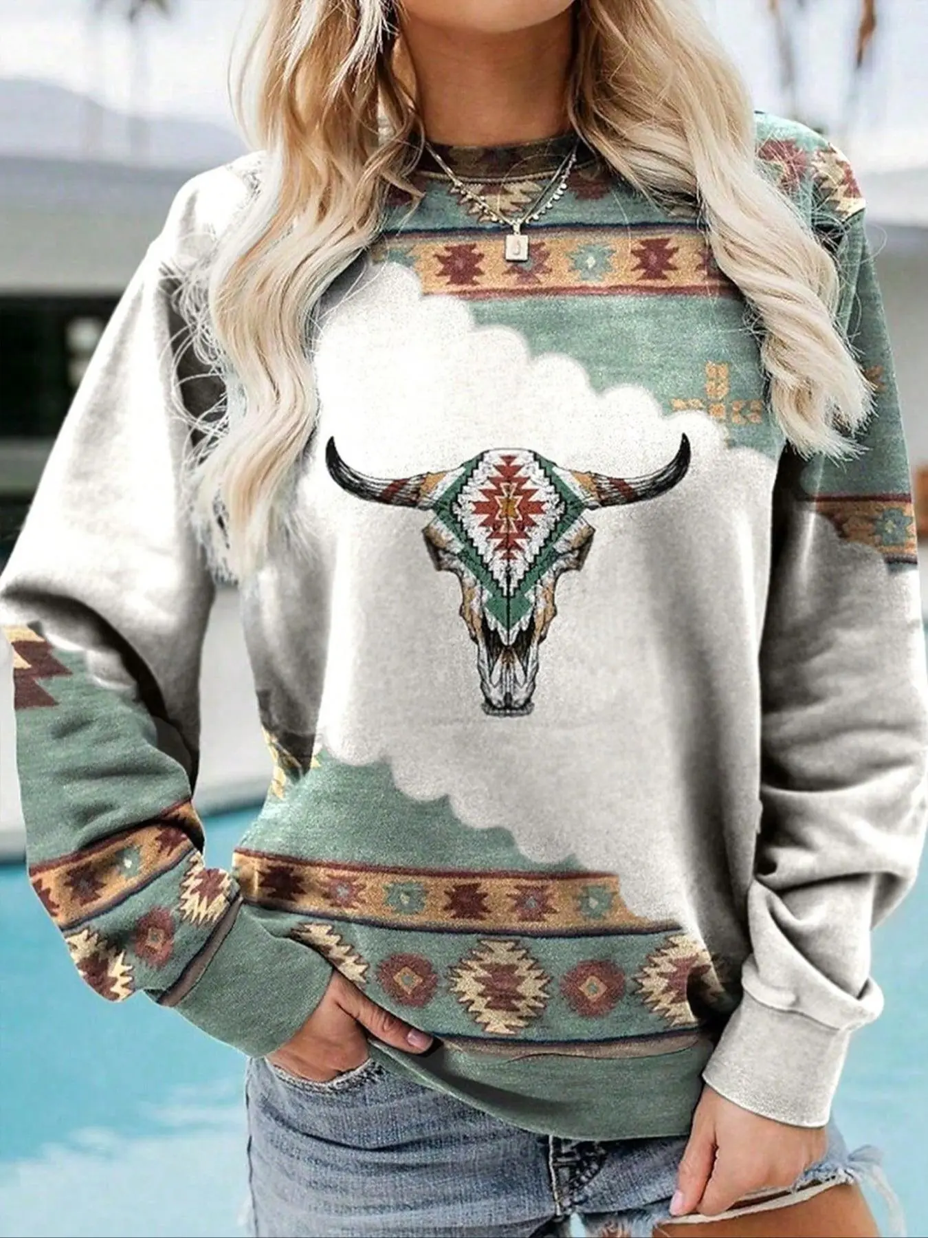 Women's Western Ethnic Print Long Sleeve Sweatshirt, Crewneck Graphic Printed Sweatshirt, Womenswear, Casual Vintage Style Fitted Pullover, Ladies Sporty Top, Casual Fashion Sweatshirt, Comfortable, Stylish and Aesthetic, Perfect for Daily Wear