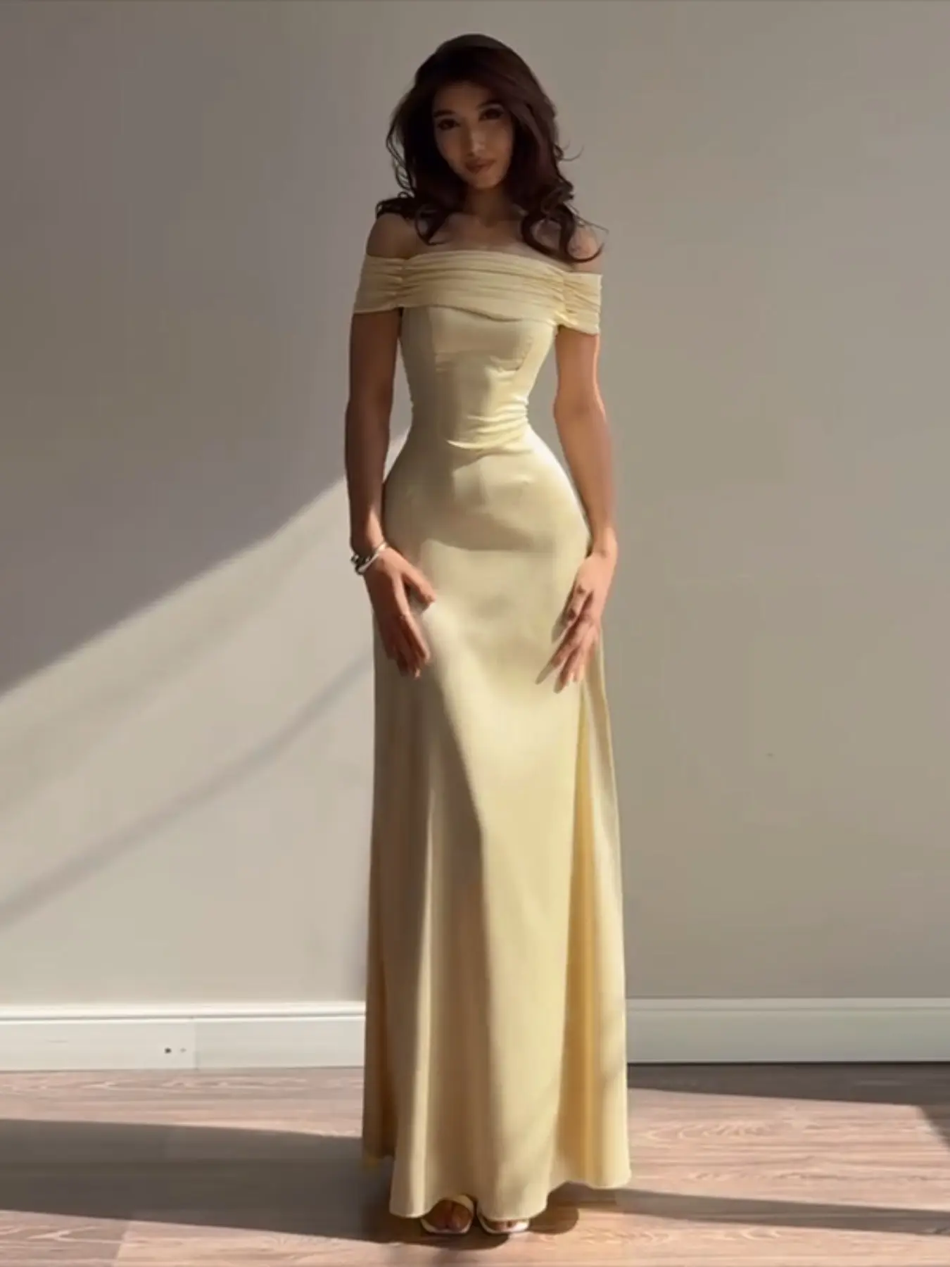 One Shoulder Satin A-Line Slim Dress with Bow Tie, Chic Elegant Fitted Formal Evening Gown, Perfect for Parties and Special Occasions