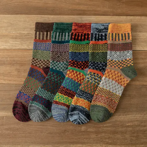 Women's 5-Pair Mid-Calf Crew Socks, Thick Synthetic Wool Blend Warm Thermal Nordic Socks, Casual One Size Cozy Christmas Fashion Accessory Gift