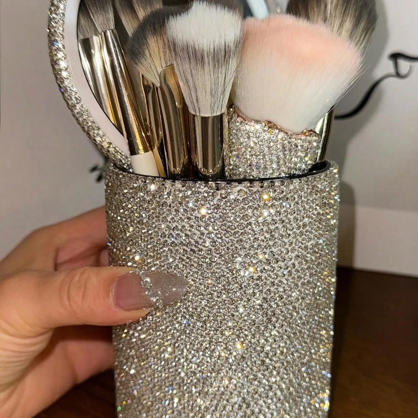 Shiny Diamond-Embedded Makeup Brush Holder, Cosmetic Tool Organizer, Beauty Supplies Organizer, Pen Tray, Brush Storage, Elegant Gift, Perfect for Beauty Lovers, Cosmetic Organizers
