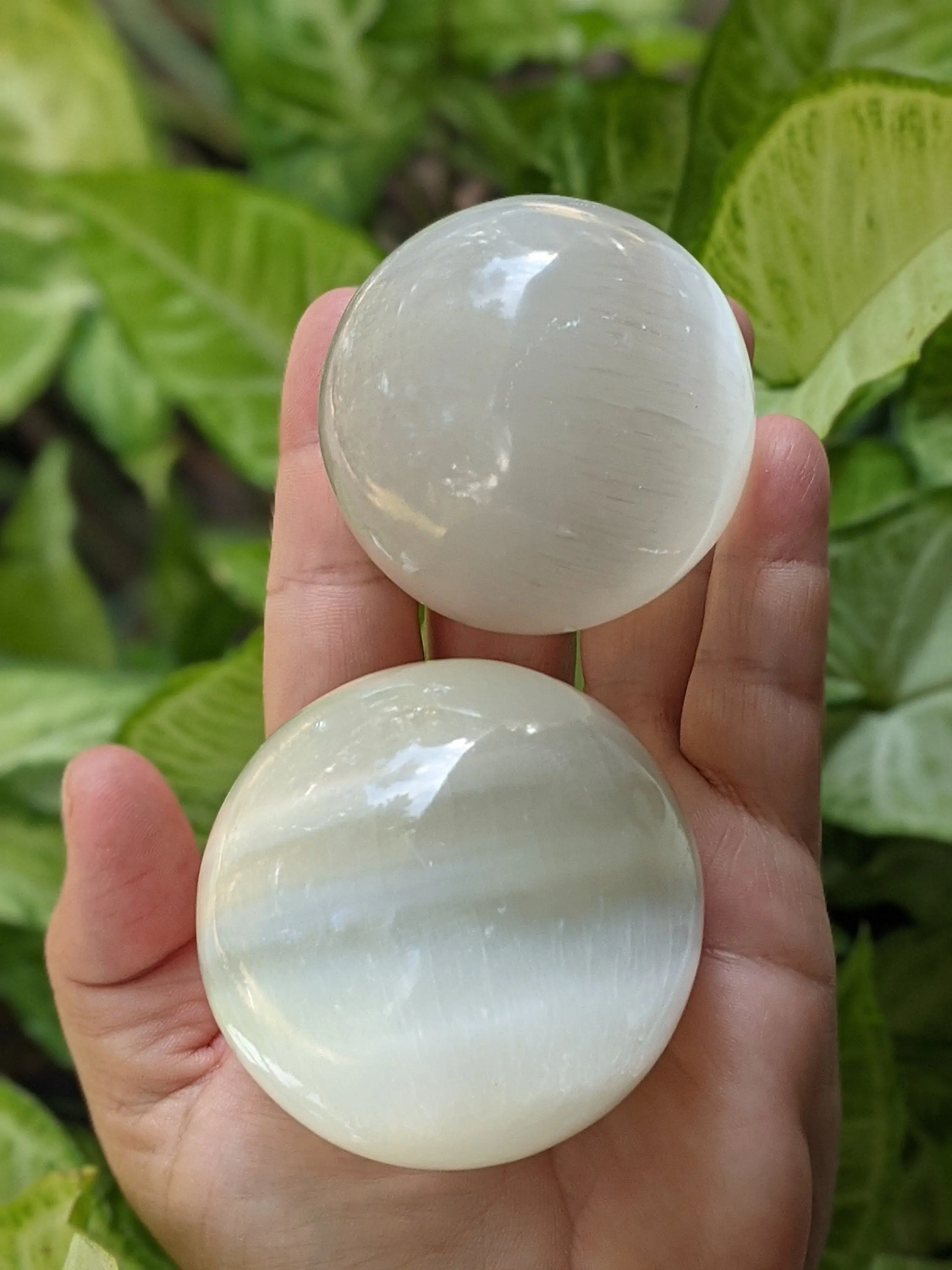 White Selenite Sphere Large Angelic Orb Polished Hand Craved Healing Crystal Ball Mineral Specimen Natural Gypsum Stone Cleansing Charging
