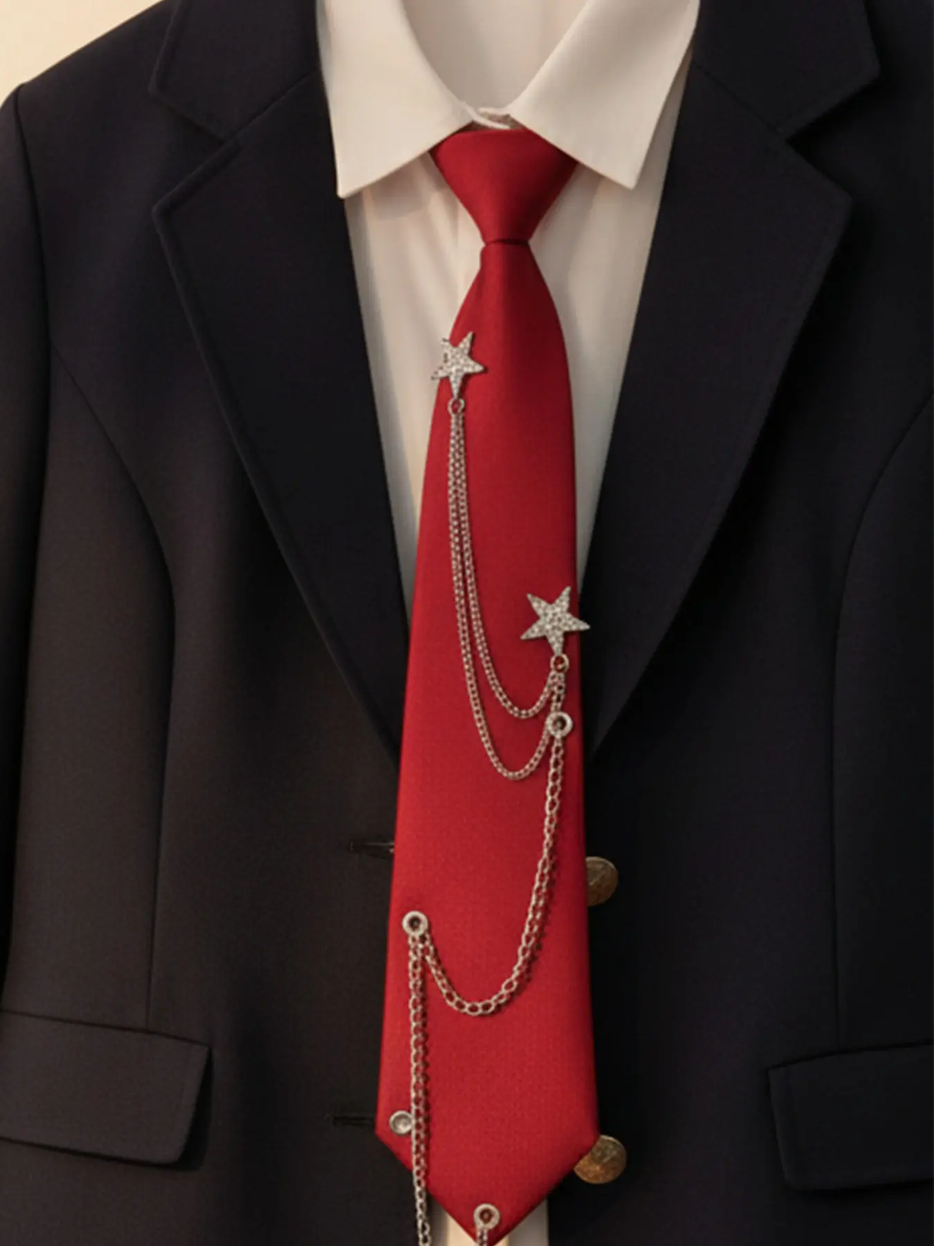 Pre-Tied Star Chain Tie, Adjustable Buckle for Various Neck Sizes, Comfortable and Fashionable, Perfect for Work, School, Parties, Gatherings