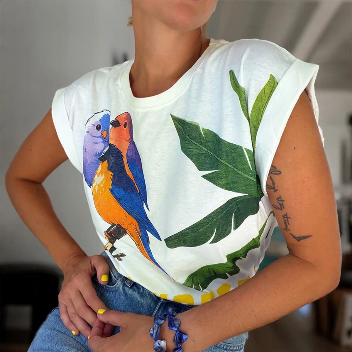 CHICME Women's Tropical Bird & Banana Leaf Graphic Tee Retro Loose Fit Short Sleeve Rolled Cuffs T-Shirt