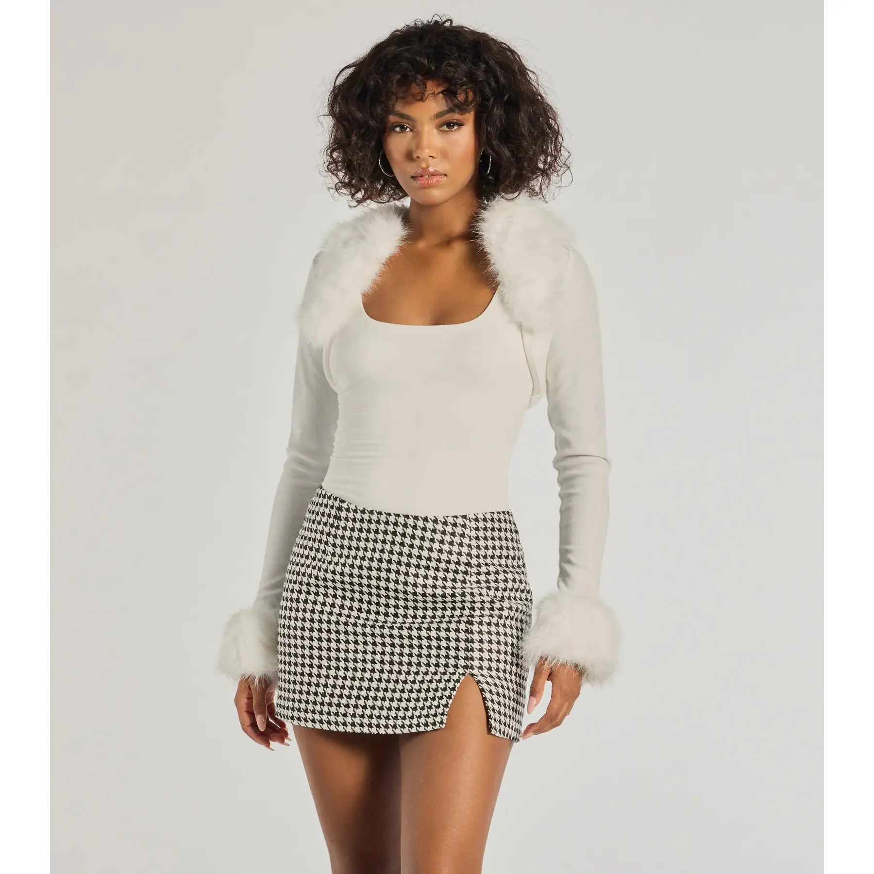 Exclusive Chic Removable Faux Fur Long Sleeve Bolero