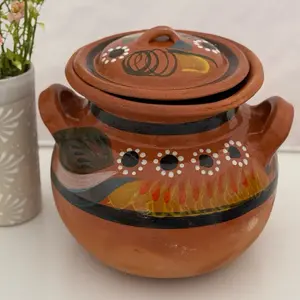 Olla de Barro Michoacana 8" Handmade Mexican Bean Pot with Lid Up to 4 Liters Ceramic Frijolera Without Lead