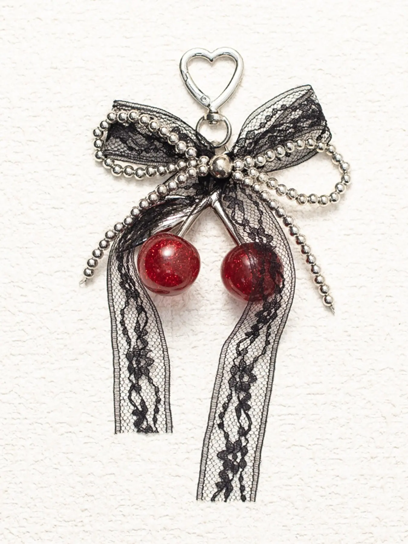 Niche three-dimensional exquisite fashion sweet strawberry pendant, personality classic red plaid lace bow decorative lanyard, sweet versatile bag accessories, suitable for daily bag matching, shopping and dating.