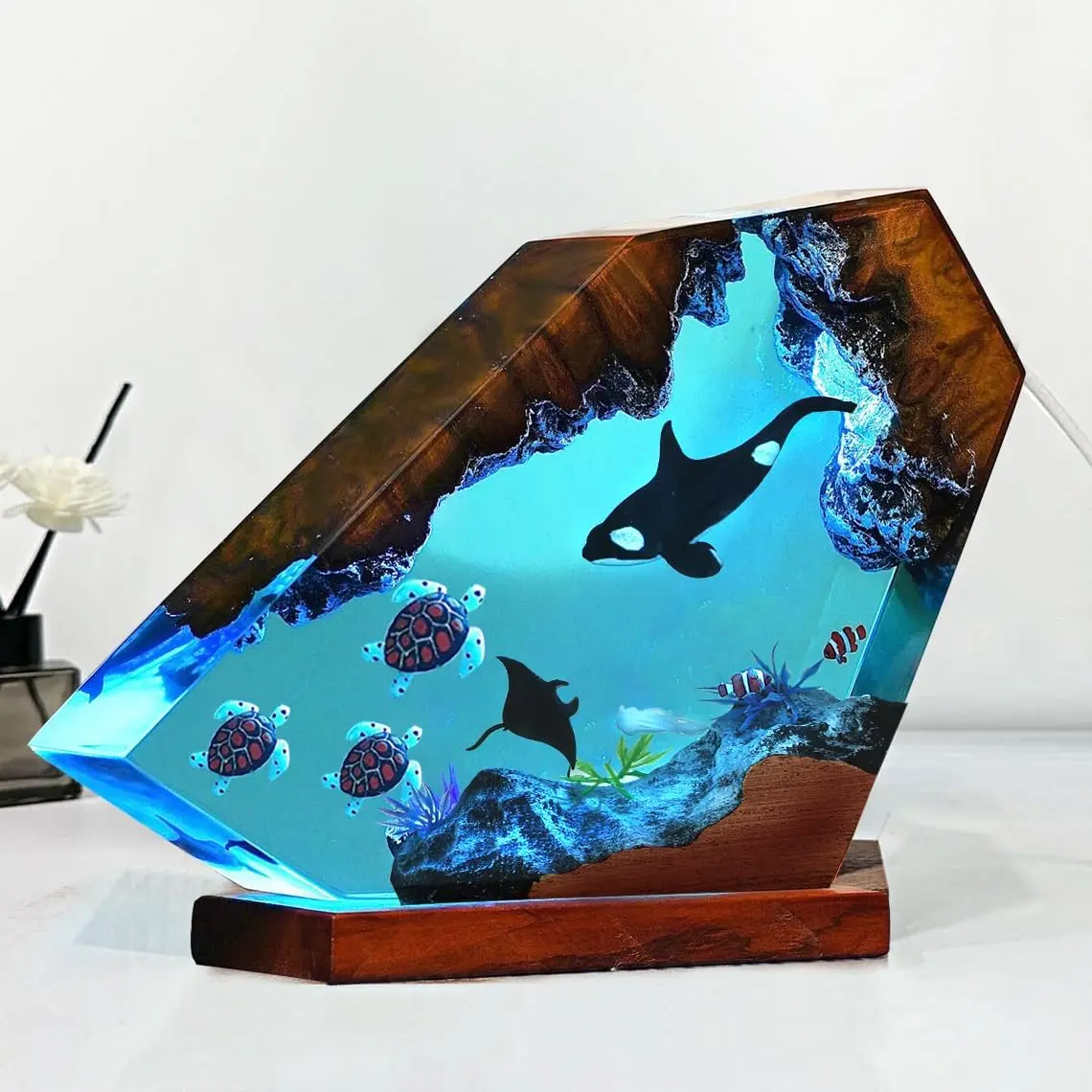 Killer Whale Ocean Resin Lamp Handmade Resin Sea Turtle Night Light with USB Port, Variable Lights Home Decor Figurine , Sea Turtle Gifts for Women and Men, Ocean and Diving Enthusiast Collectibles Exquisite Gifts for Boyfriend,Father's day
