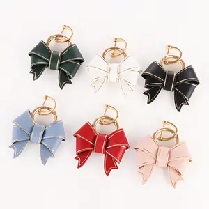 Bowknot Keychain for Women, PU Leather Cute Bow Key Ring Personalized Car Key Holder Purse Handbag Pendant Charm with D Ring Backpack Decorations Craft Accessories Women Ladies Gift