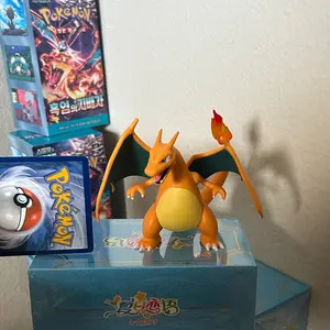 Charizard Collectible Display Diorama Figure Toy (3.93 inch)