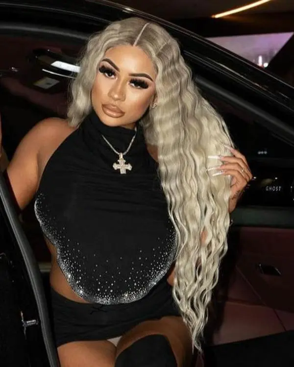 Women's 13x6-Inch Custom Crimped Blonde Synthetic Lace Front Wig - Fashion Accessory for Unique Look, Parties & Any Occasion, 13X6 Inches